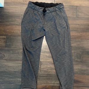 Lululemon Size 10 On The Fly Pants Heathered Grey